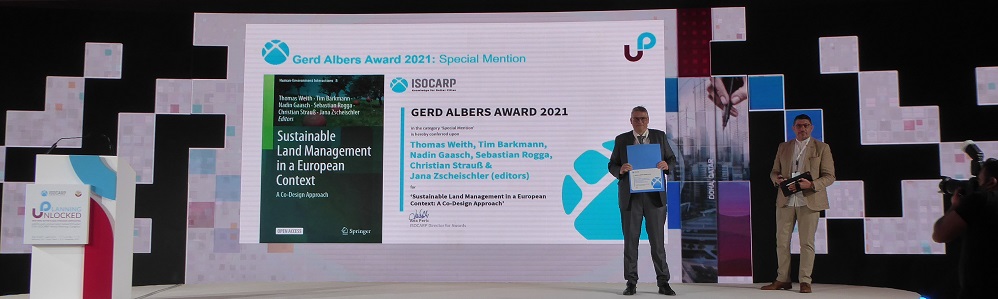 ISOCARP Auszeichnung an Prof. Thomas Weith am 10. November 2021 (Bild: Thomas Weith / ZALF)